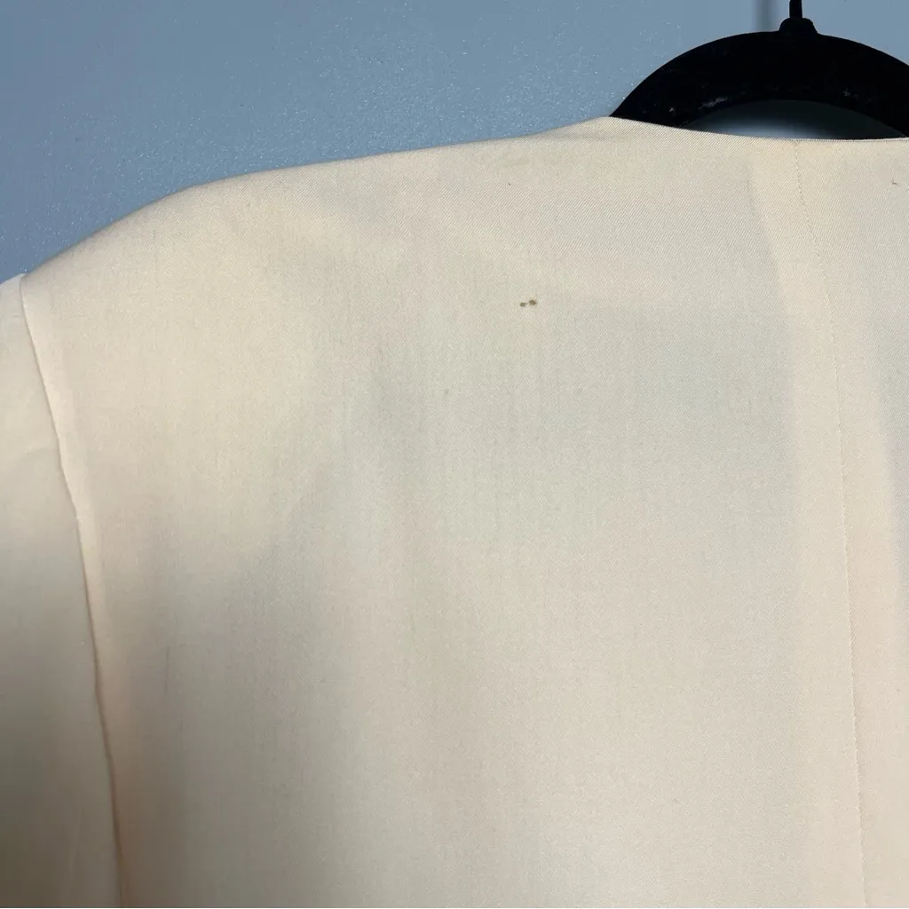 Vintage Fendi Women’s Mock Blazer Ivory Navy Blazer Structured Blouse Size 44 - Image 4