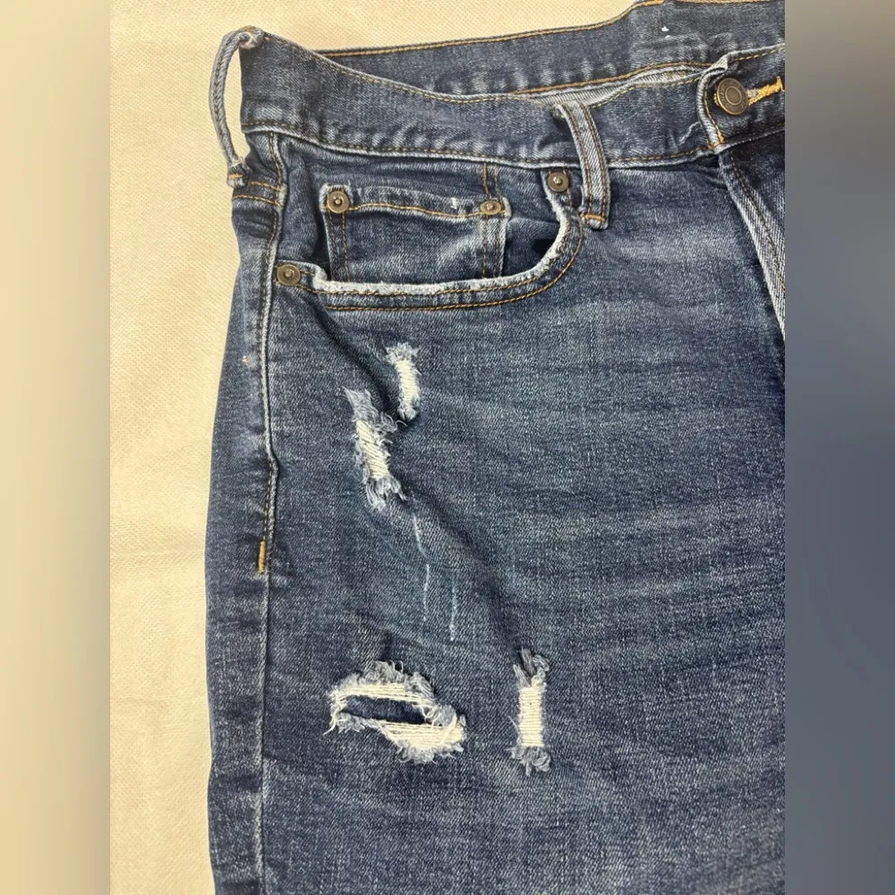 Old Navy 33 Distressed Denim Jeans Raw Hem Shorts - Image 5