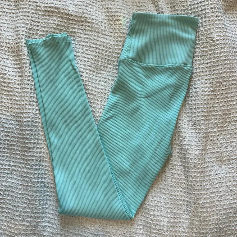 Carbon38 size small light blue ribbed leggings - Image 3