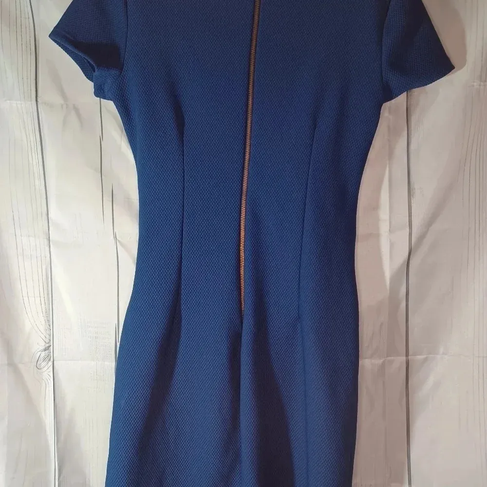Bisou Bisou v-neck faux wrap asymmetrical blue dress - Image 10