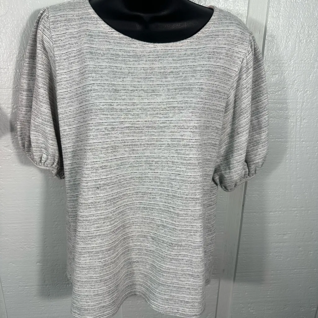 Unwritten Gray Top See Measurements EUC - Image 3