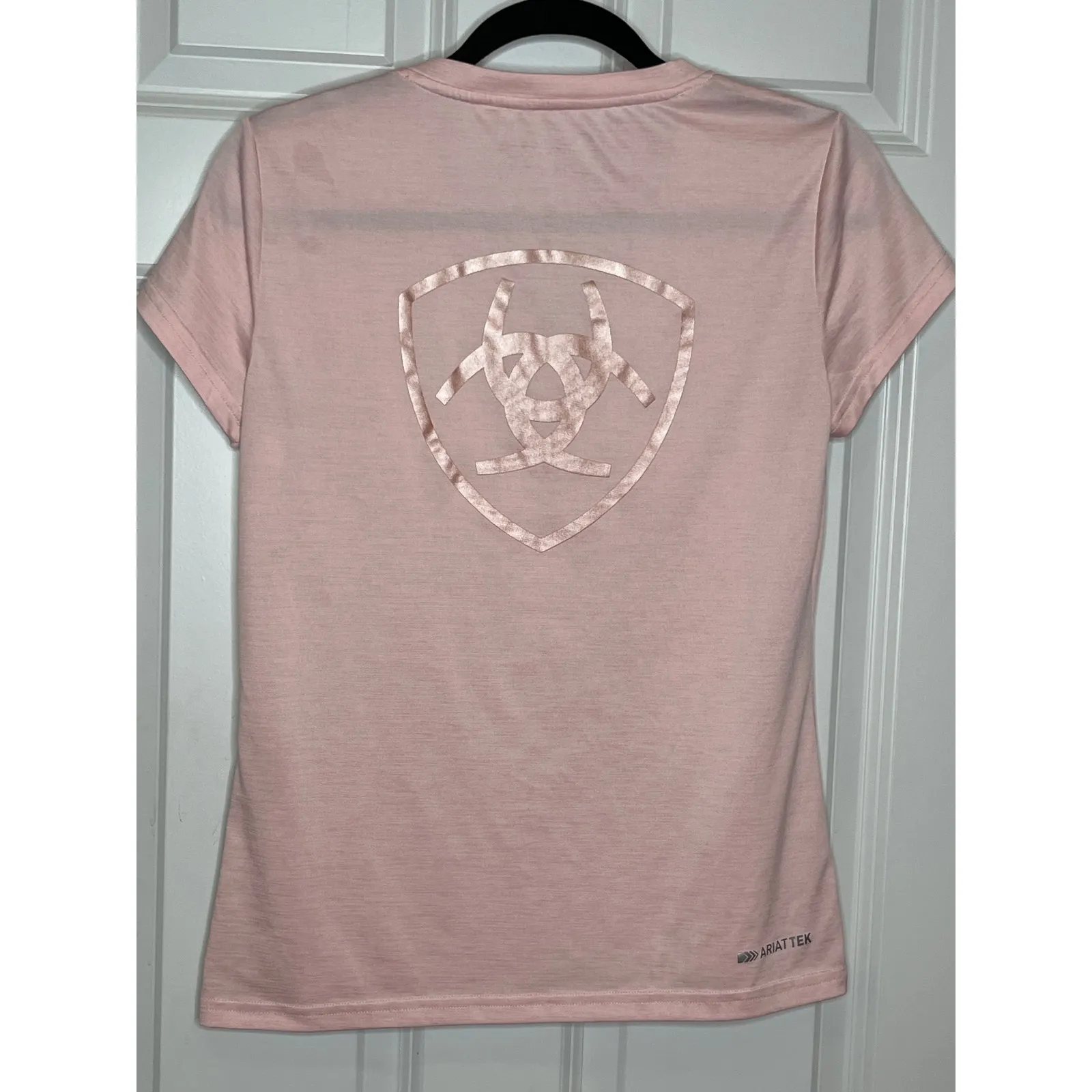 Ariat Medium‎ Pink Laguna Performance Graphic V Neck Tee - Image 2