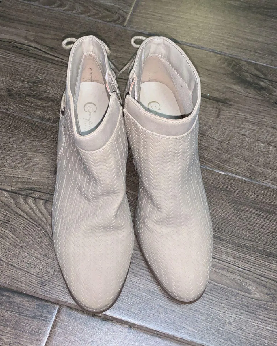 dexflex comfort Ankle Booties - Image 2