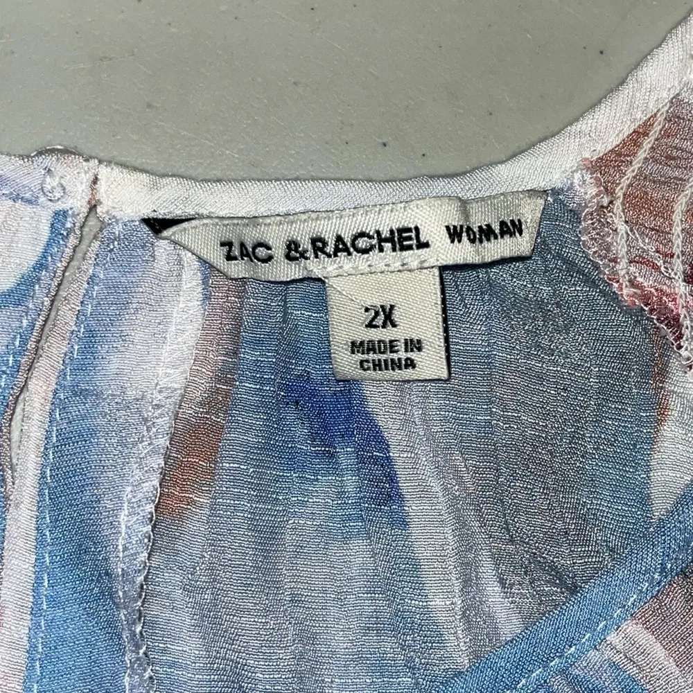 Zac & Rachel Woman Size 2X Watercolor Print Short Sleeve Keyhole Blouse Top Blue - Image 5