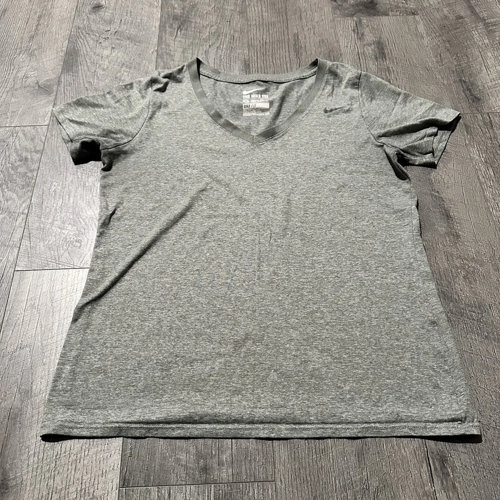 Nike Women’s light Grey T Shirt Top DRI fit tee medium athlete v neck gym - Image 2