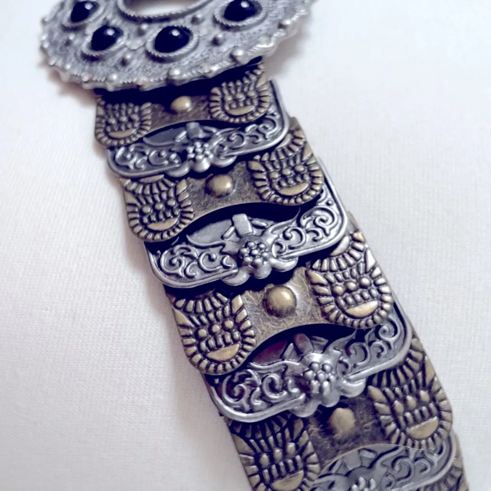 Gold & Silver VINTAGE Hammered Metal Disc Belt - Image 6