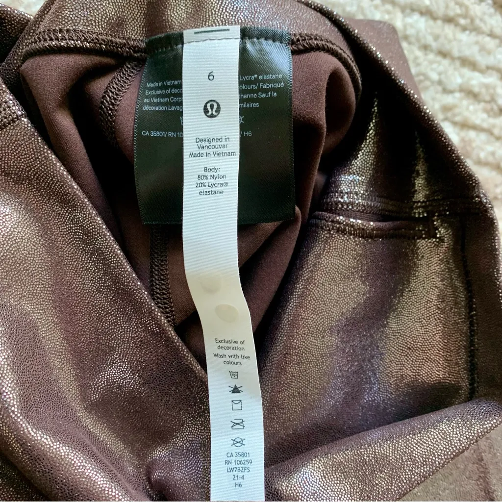 Lululemon  Align High-Rise Shine 8” Short Brown Foil Size 6 - Image 3