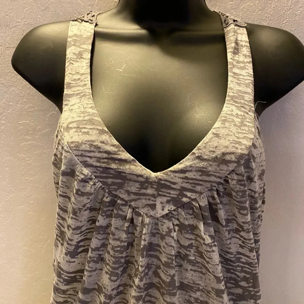American Dream Grey Crochet Stitched Accent Tank Top Size Small - Image 12