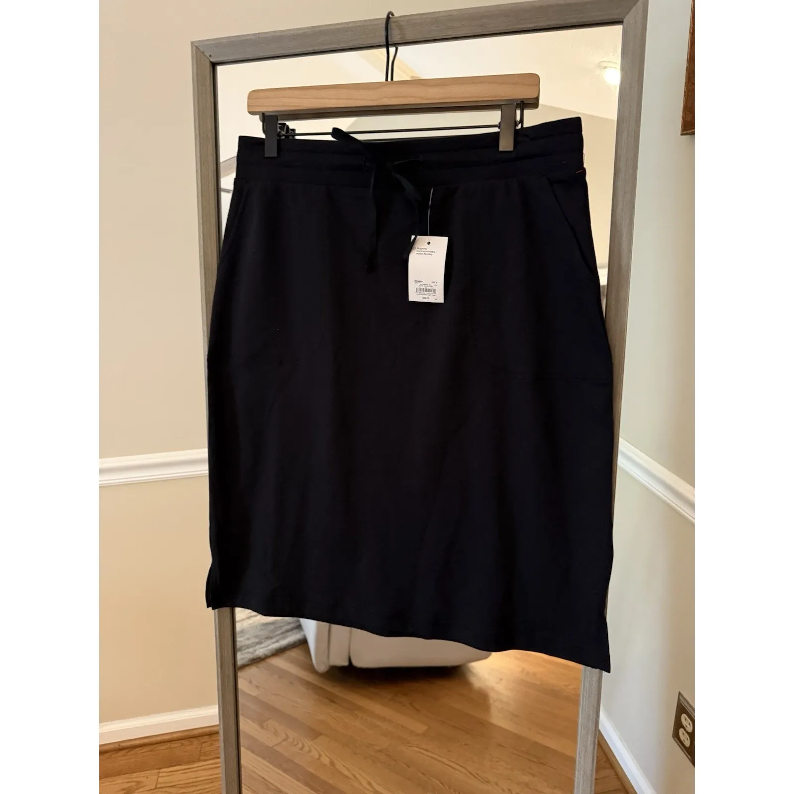 NWT Croft & Barrow Women Effortless Black Stretch Skort Size Medium Drawstring - Image 2