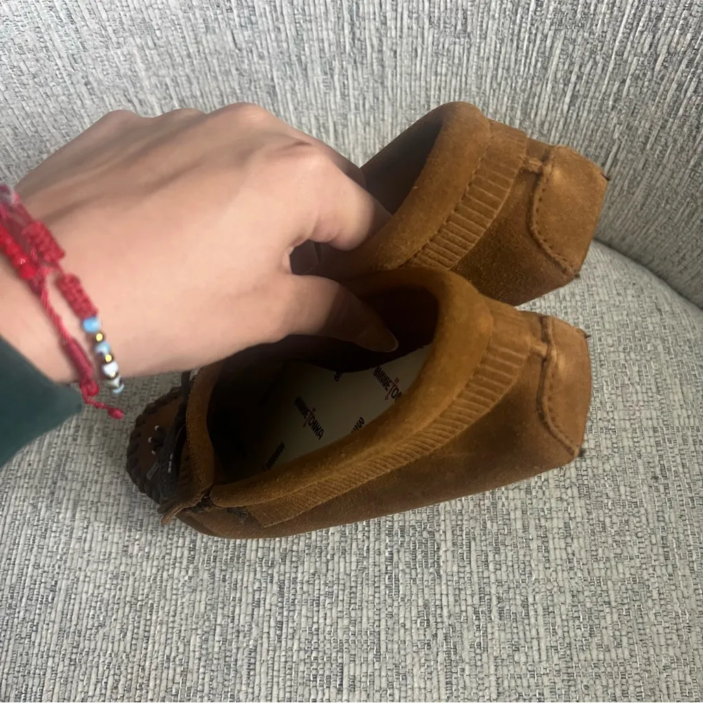 Minnetonka Brown Moccasins with Beaded Design - Image 8