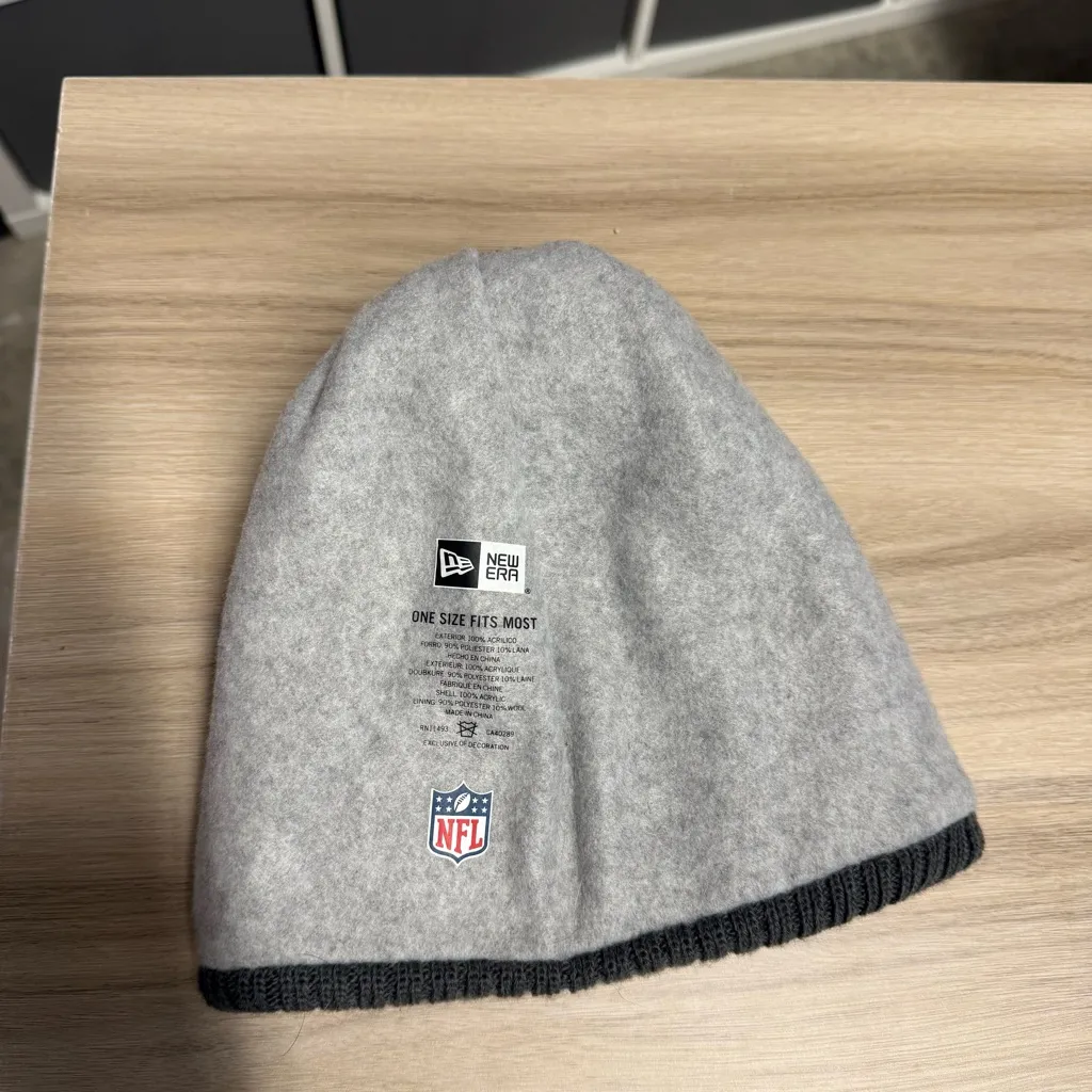 New Era On Field Seattle Seahawks Breast Cancer Awareness Pom Beanie NWOT Gray - Image 5