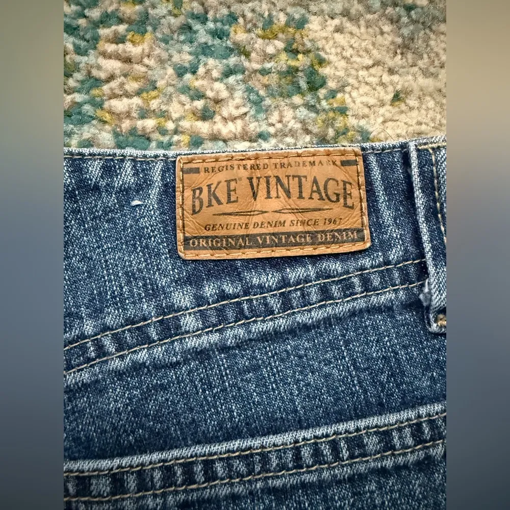 Vintage 90s BKE Midtown low rise button fly denim jean shorts, size 30 - Image 4