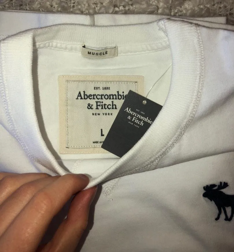 Tee Shirt Size L - Image 2