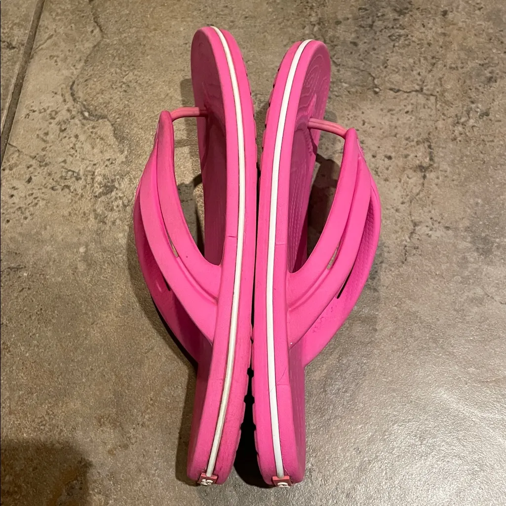 CROCS Pink Crocband Flip Flop Thong Sandals Shoes Womens Size 7 Flats Vacation - Image 9