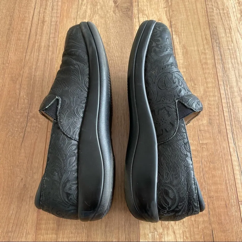 Alegria Slip Resistant Black Floral Clogs Women's 9 US - Image 5