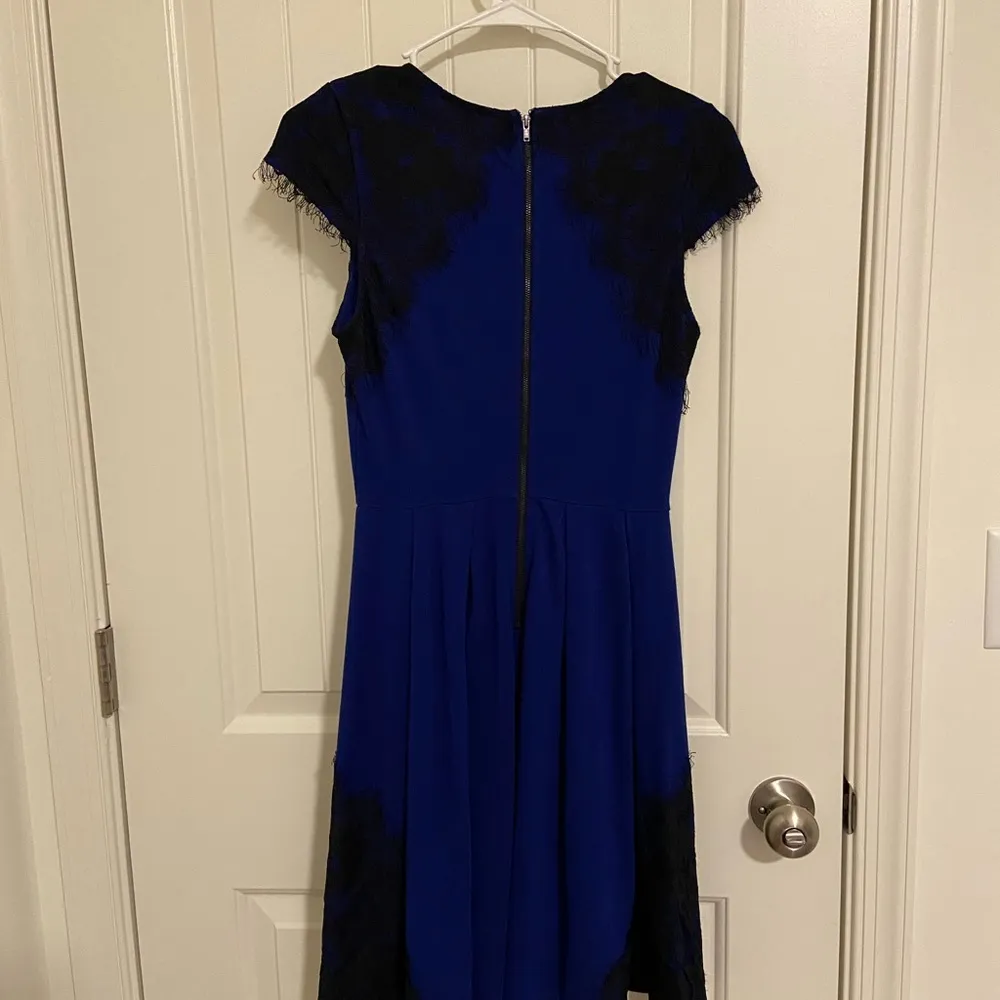 NEW Ya Los Angeles women’s electric blue black lace cap sleeve flare skirt dress - Image 8
