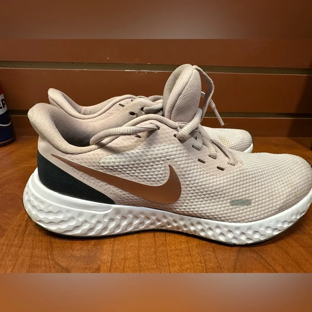 Nike Revolution 
Soft Pink Product Label - Image 6