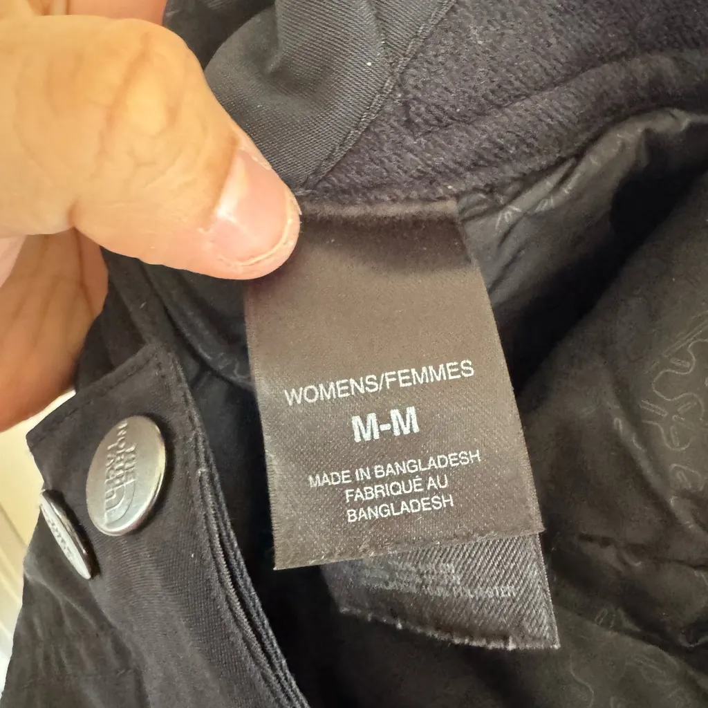 The North Face women’s hyvent black ski snow pants size medium - Image 10