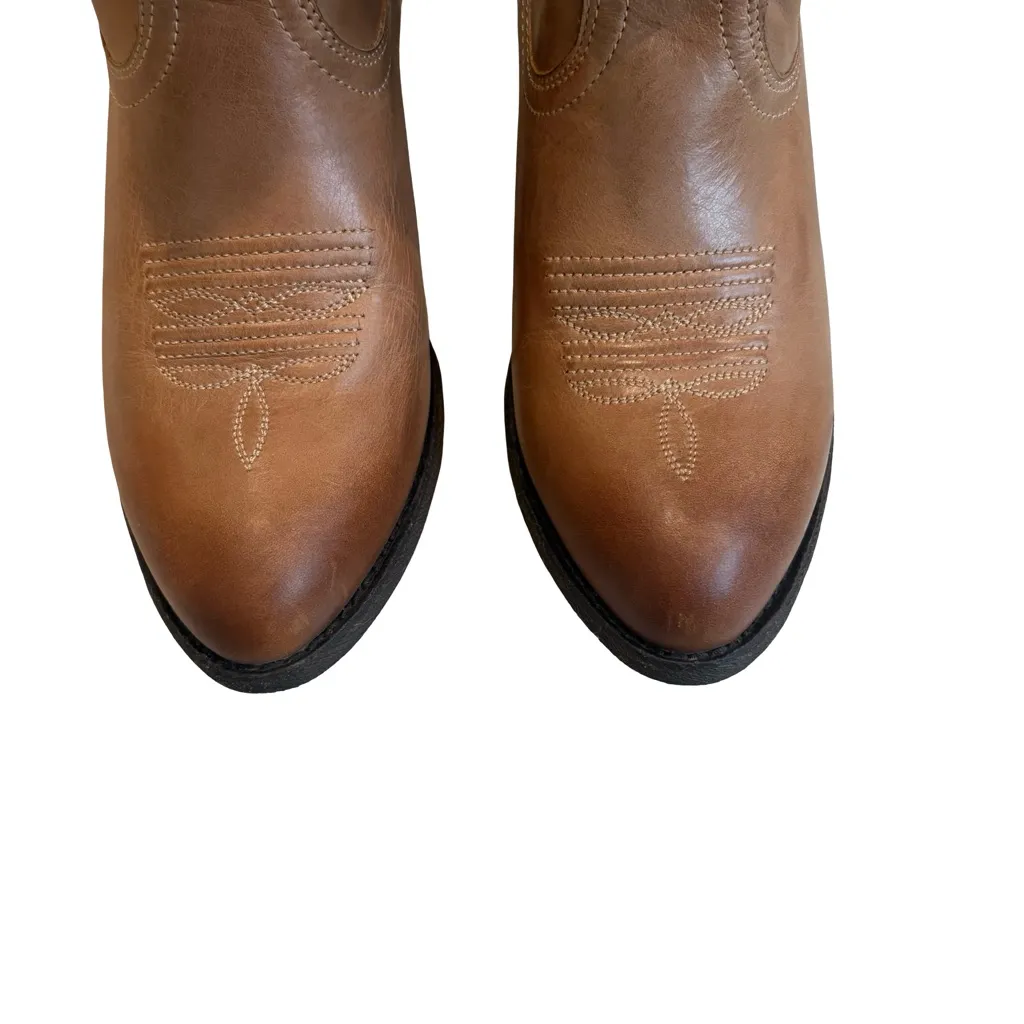 Ariat Darlin Round Toe Short Western Boots, Sz 9 - Image 7