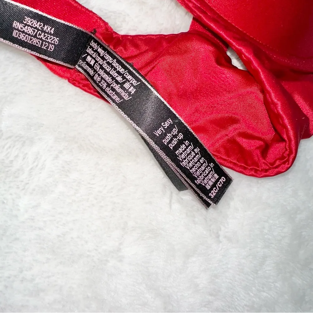 Victoria’s Secret Bling Strap Very Sexy Pushup Bra + NWT Victoria’s Secret Thong - Image 11