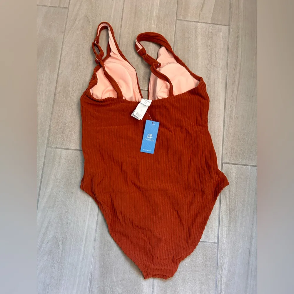 Cupshe  ribbed texture one piece rust - Image 4