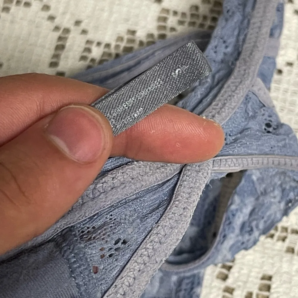 American eagle light grey lace bralette small - Image 4