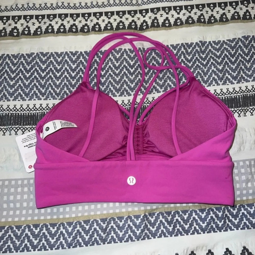 NWT Lululemon sports bra Nulu‎ Strappy V-Neck yoga bra SIZE 6 - Image 4