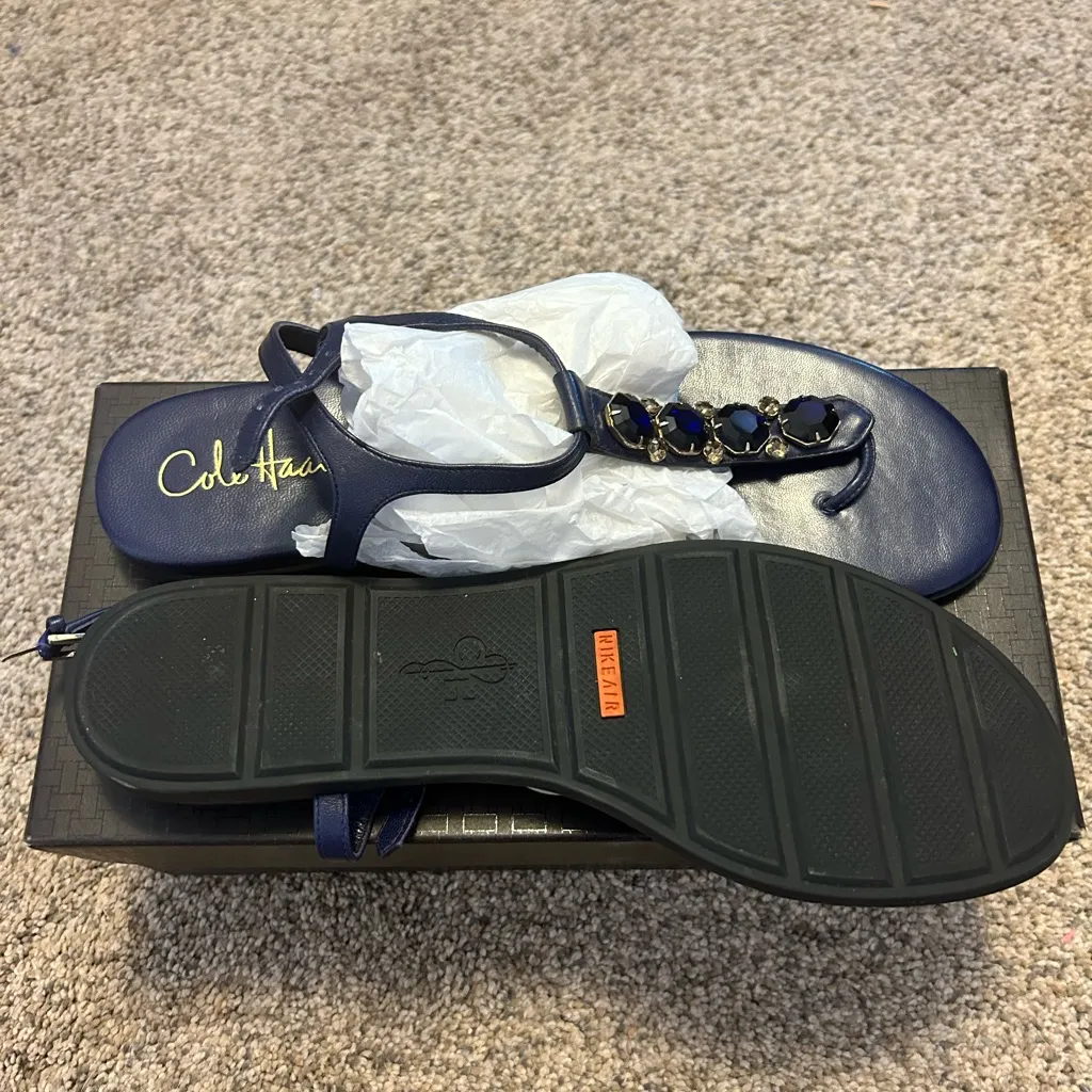 Vintage Cole Haan women’s sandals. Size 10B. Used in great condition. - Image 3