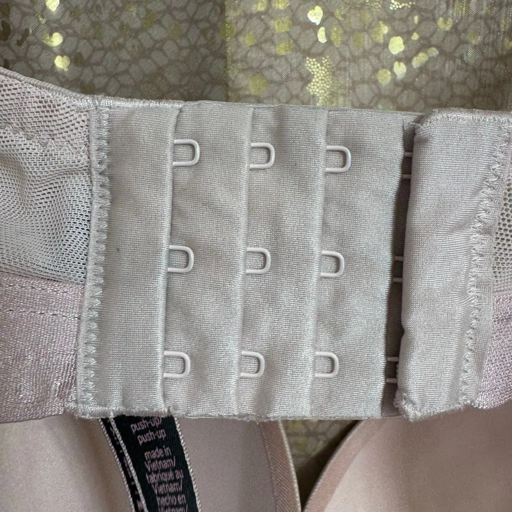 Victorias Secret Very Sexy Padded Push Up Bra Light Pink Mauve 38D Size undefined - Image 10