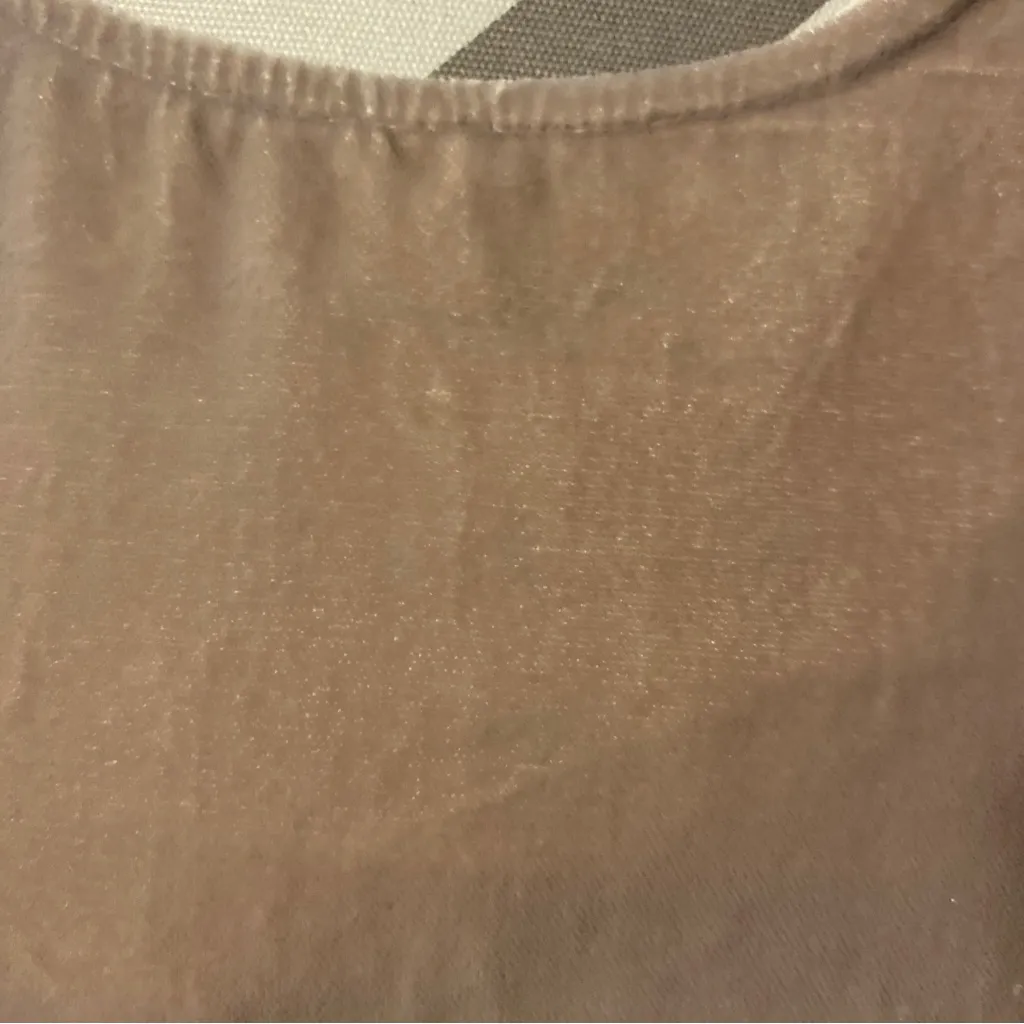 J. Crew Women's keyhole velvet smoked pink top size XS - Image 6