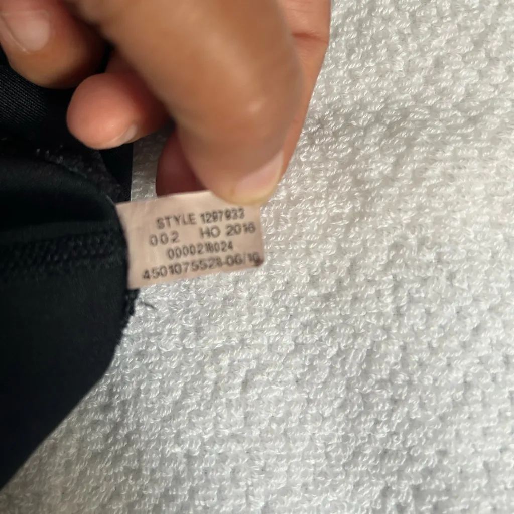 Under Armour Black Performance Gear - Image 5