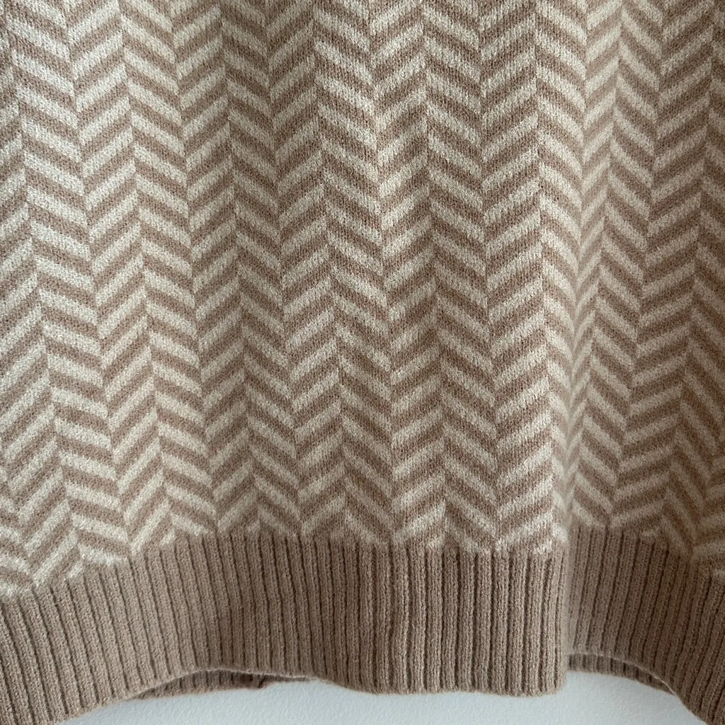 Sincerely Jules Cropped Tan/Cream Button Down Chevron Cardigan, Size Medium Tan - Image 16