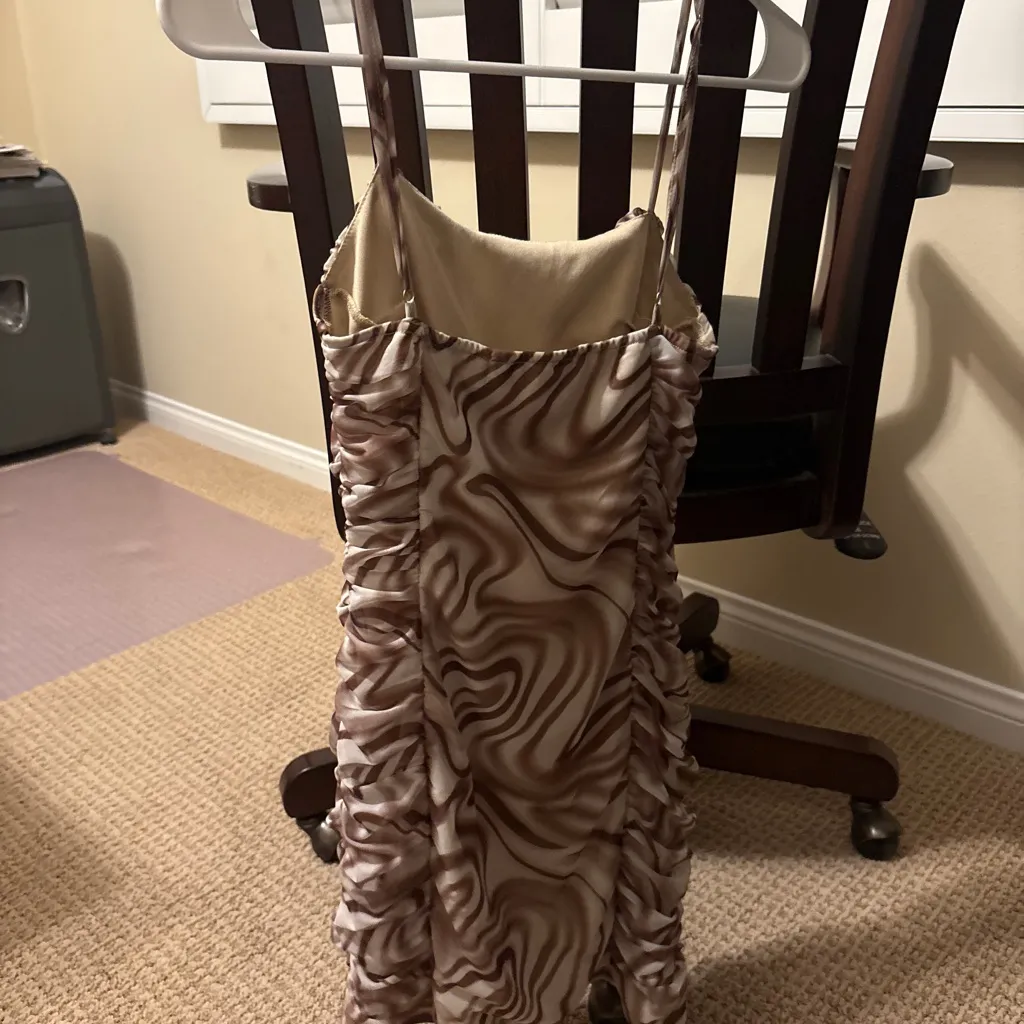 Stylish Swirl Pattern Mini Dress - Image 2