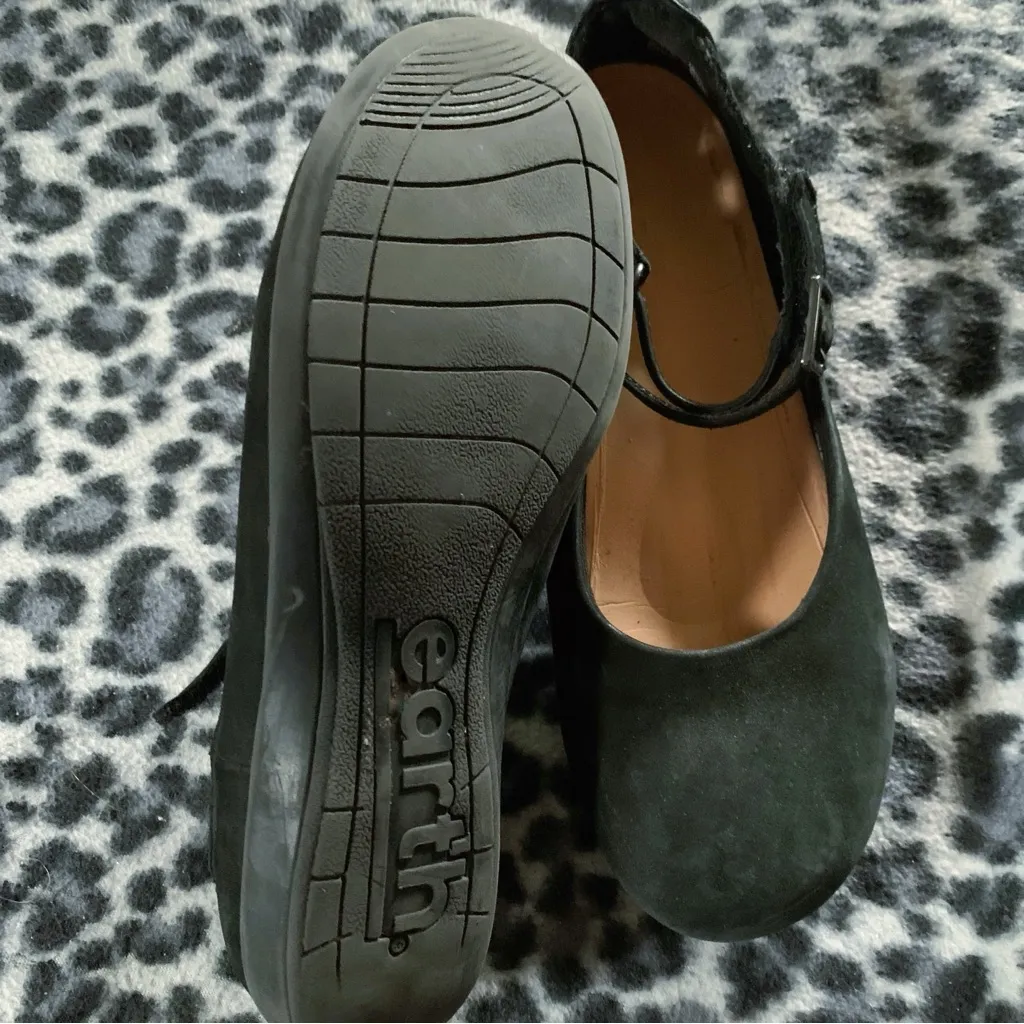 Earth Alder Alma Quarter Strap Flat Black Nubuck 6.5 - Image 5