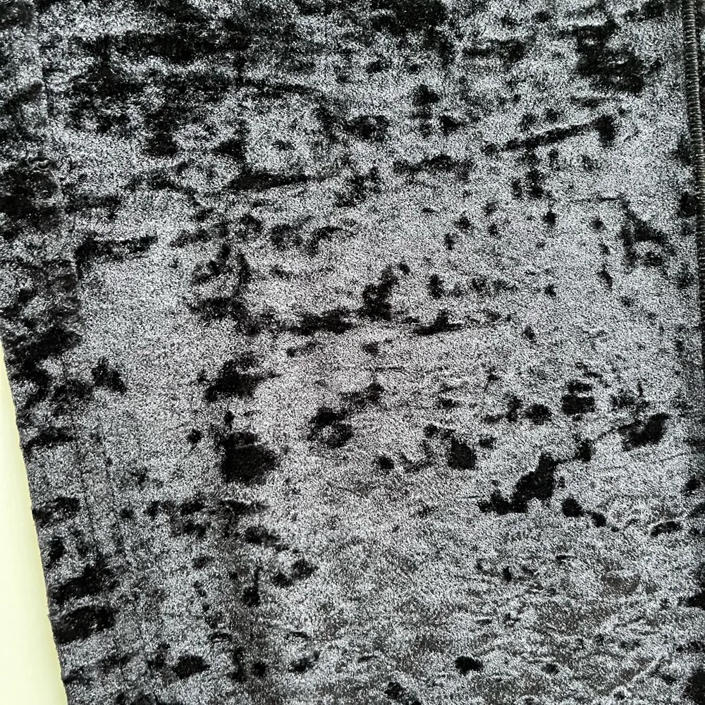 lululemon athletica Rare Ready to Crush High-Rise Velour Joggers Black- Size 6 - Image 10