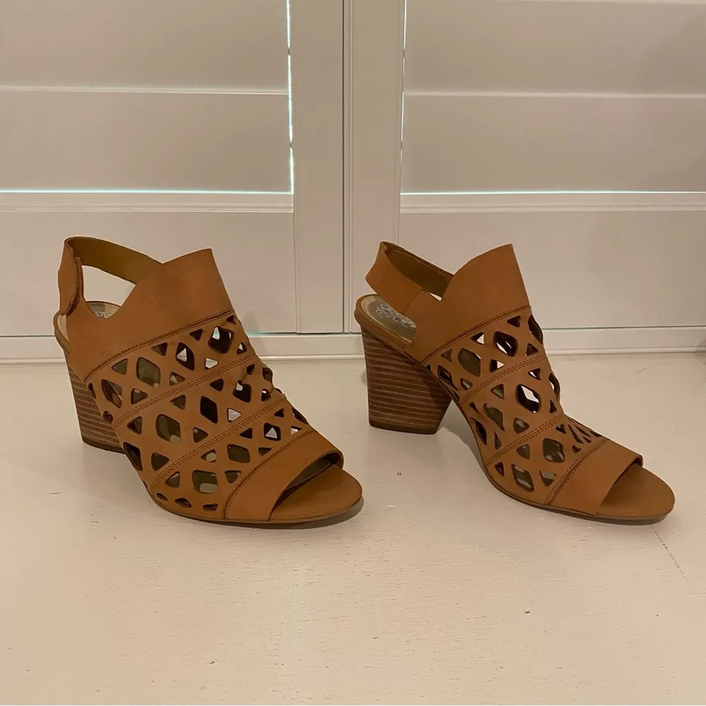 Vince Camuto Women’s Tan Heeled Sandals with Cutout Design Size 10M - Image 3