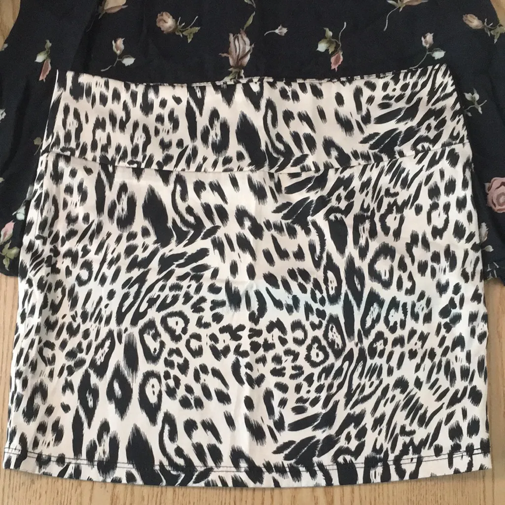 2 Womens Mini Skirts Animal Print/Floral Dressy Casual Black Cream Size Small - Image 2