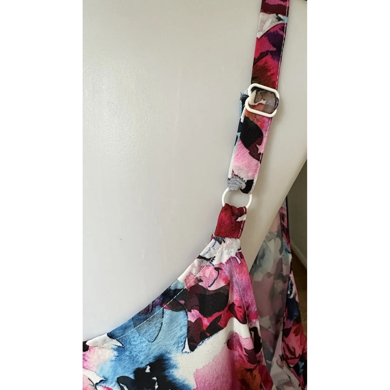 Torrid Floral V-Neck Cami Tank Top Adjustable Straps Multicolor Plus 4X NWT - Image 6