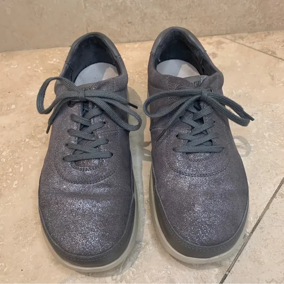 Birkenstock Silver Shimmer Leather Lace Up Sneaker Size 38 - Image 2