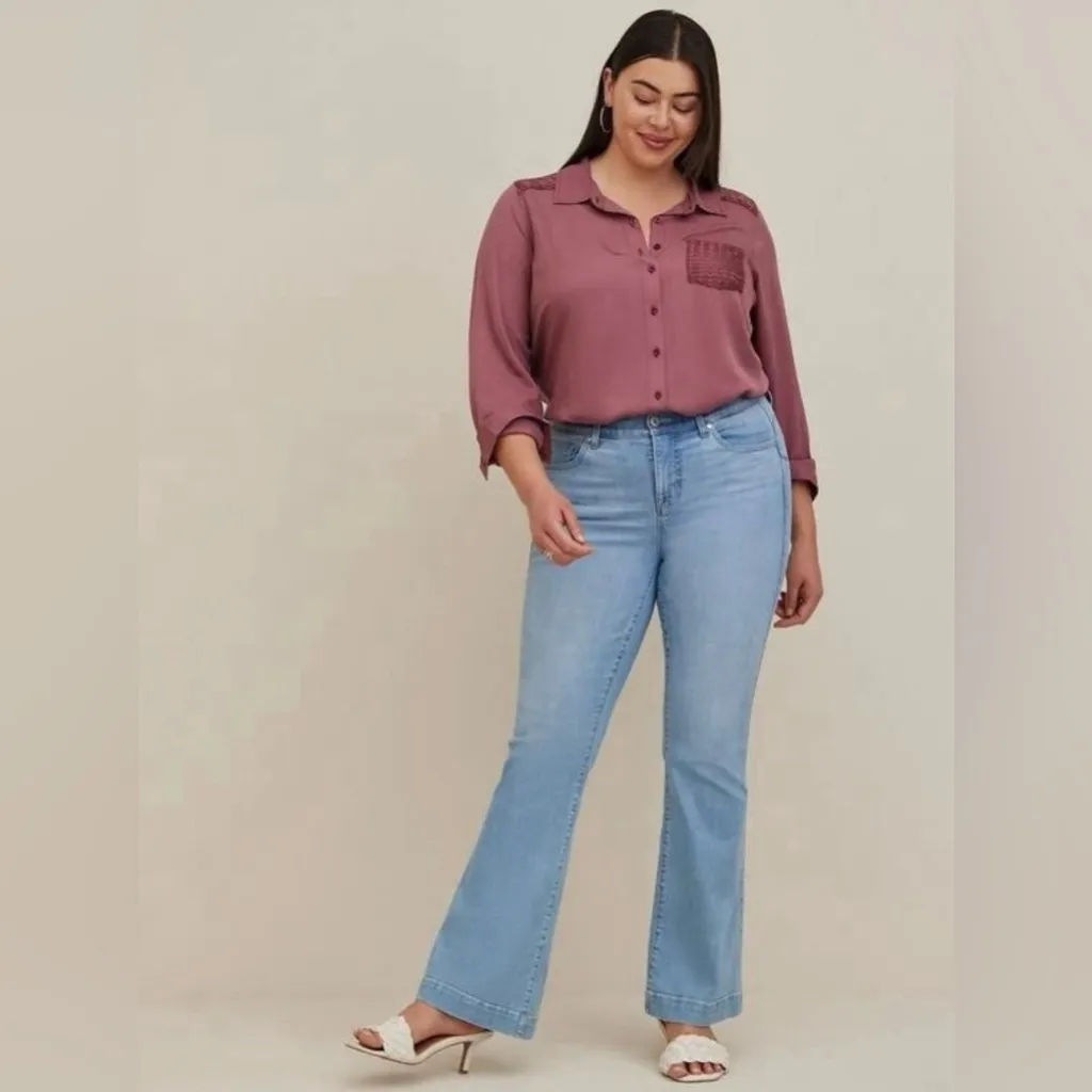 Torrid‎ Crochet Detail Button Down Shirt Long Sleeve Size 3/3X - Image 3