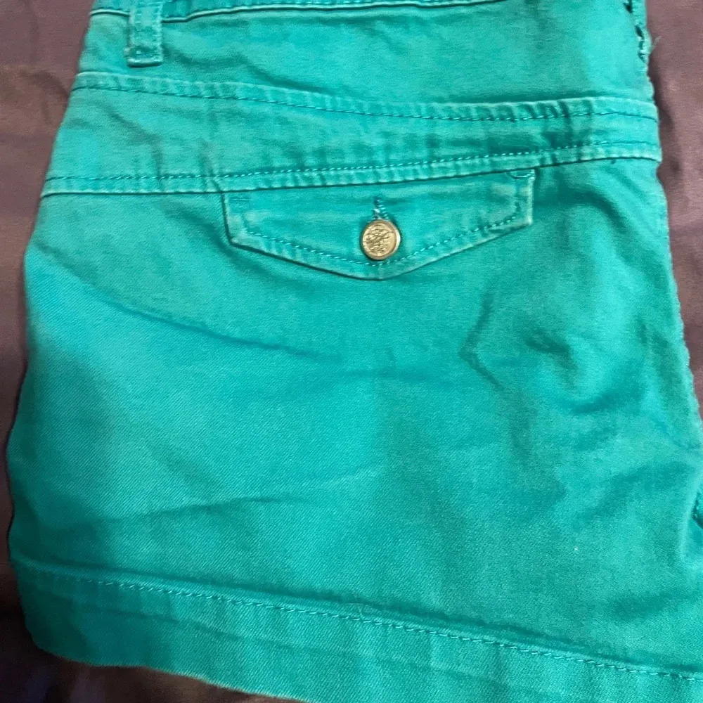 American Rag Turquoise Mid Rise Jean Shorts Sz 9 - Image 6