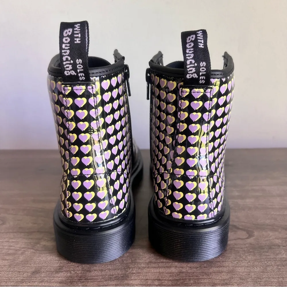 Dr. Martens Junior 1460 Patent Heart Printed Lace Up Boot Size 5 #1101 - Image 6