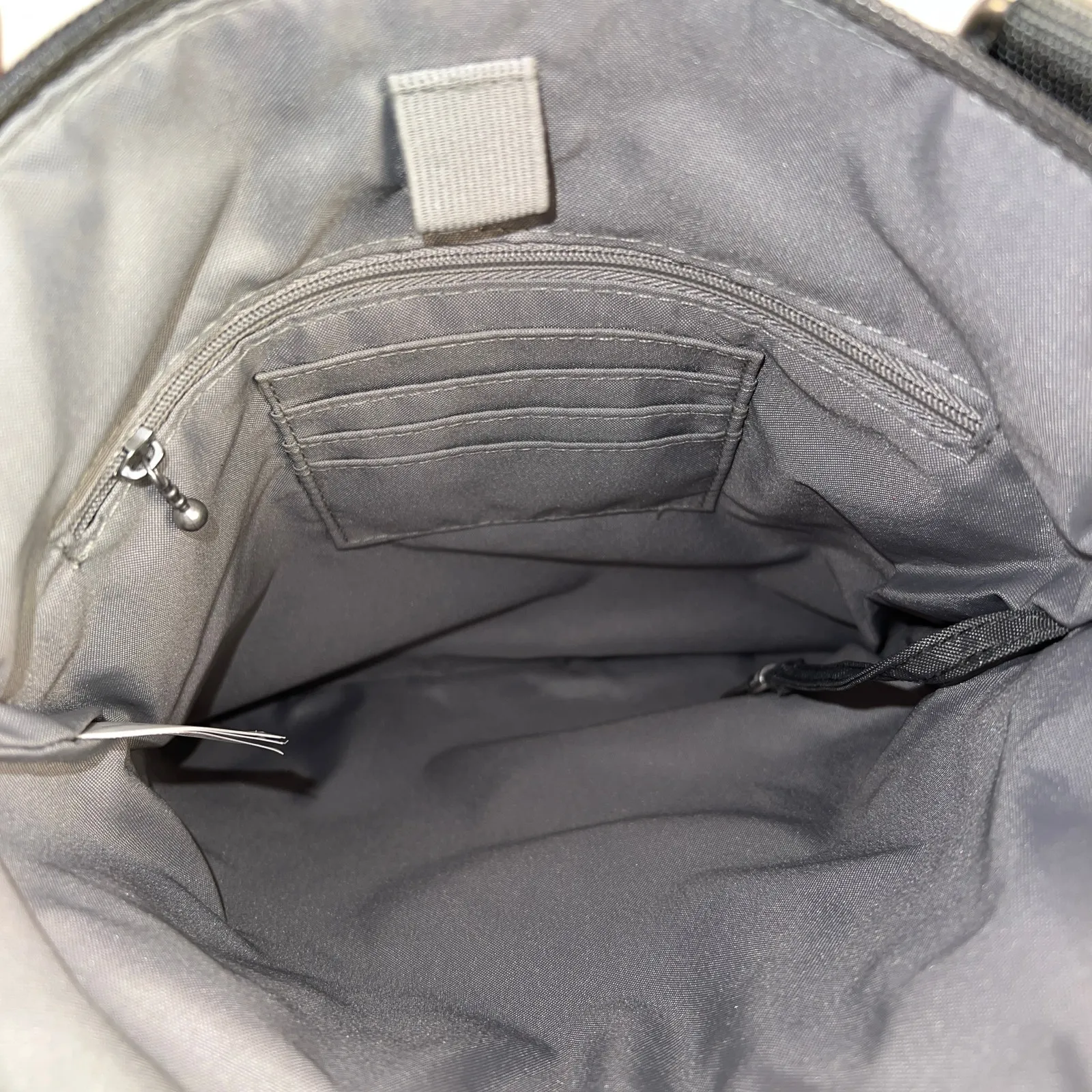 Baggallini Nylon Adjustable Crossbody Travel Bag Purse Embossed Gray Leopard - Image 7