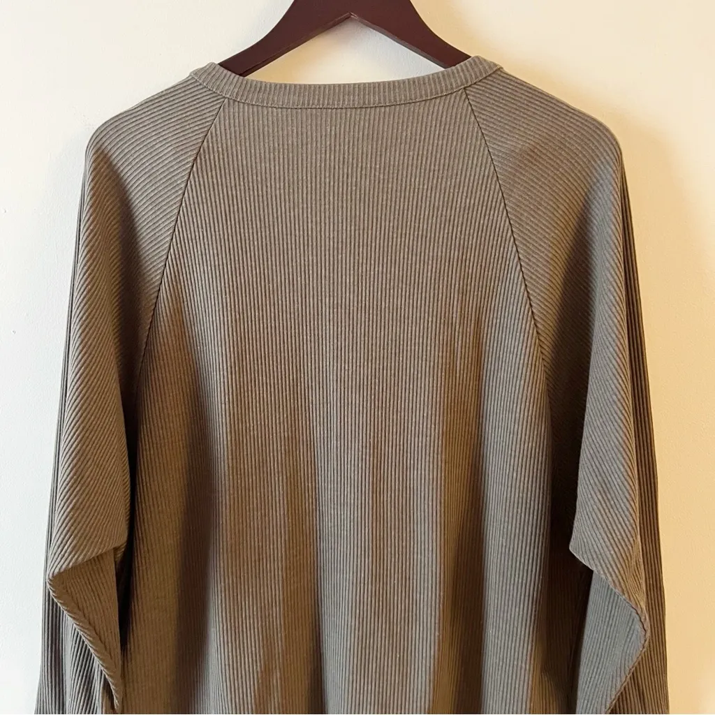 Anthropologie Chaser Olive Green Henley Top Long Sleeves Size Large - Image 8