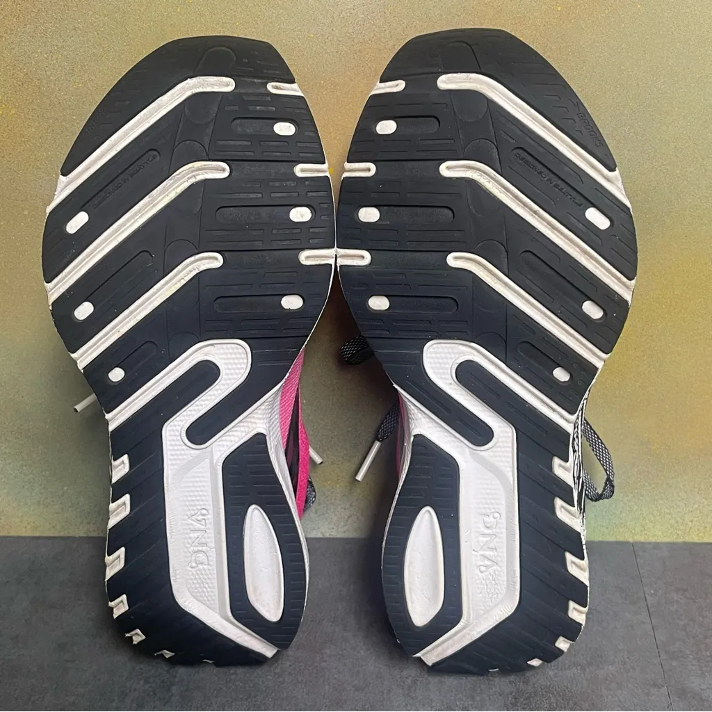 Brooks Launch 10 Women's Pink Running Shoes Size 6.5B - Image 16