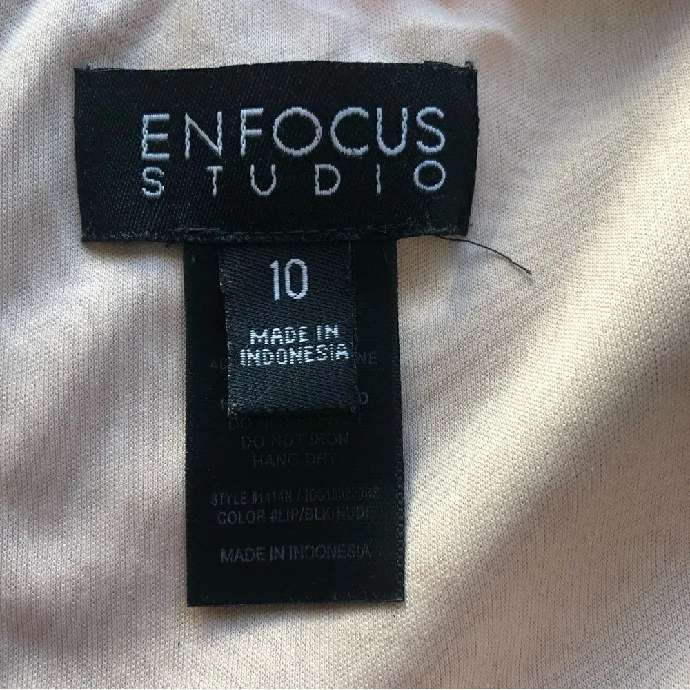 Red Lace Dress with Faux Leather Accents Size 10 - Image 10