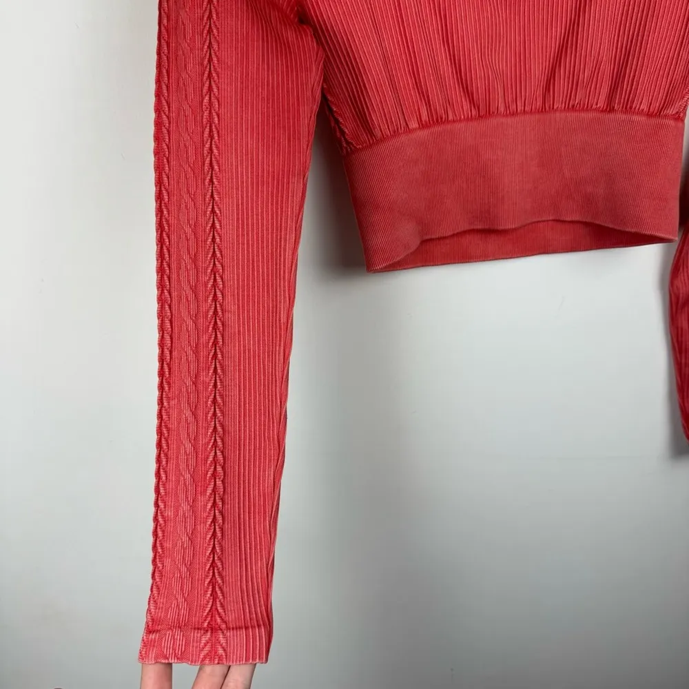 Aerie Offline Big Chill Seamless Long Sleeve T-Shirt Crop Top Sz Small Coral - Image 9