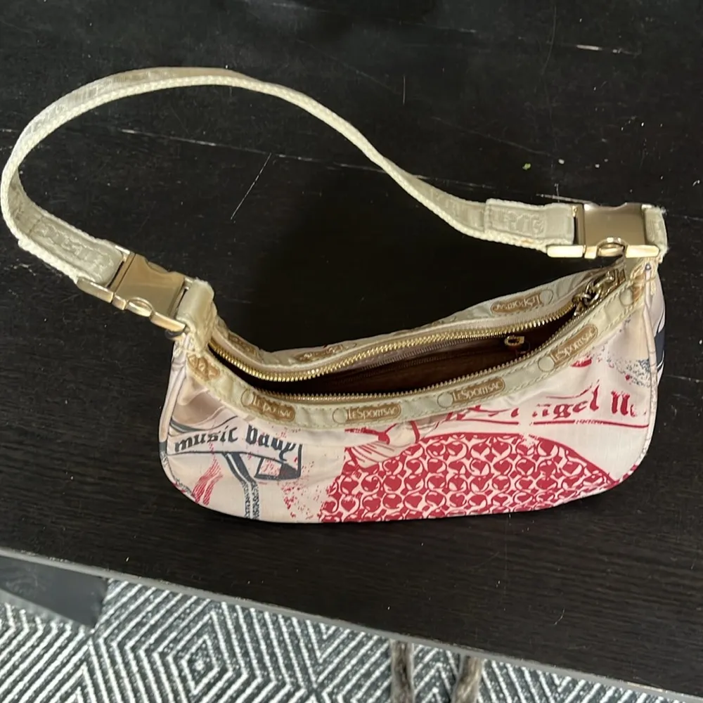 Vintage  L.A.M.B mini bag in crème, red, and black. Y2K. GUC. - Image 3