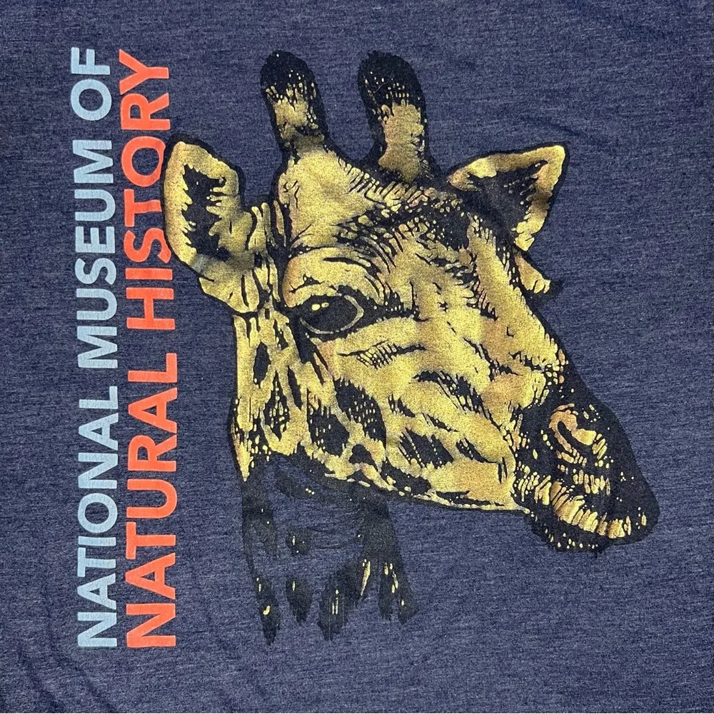 Smithsonian National Museum of National History Giraffe shirt size medium Blue - Image 2