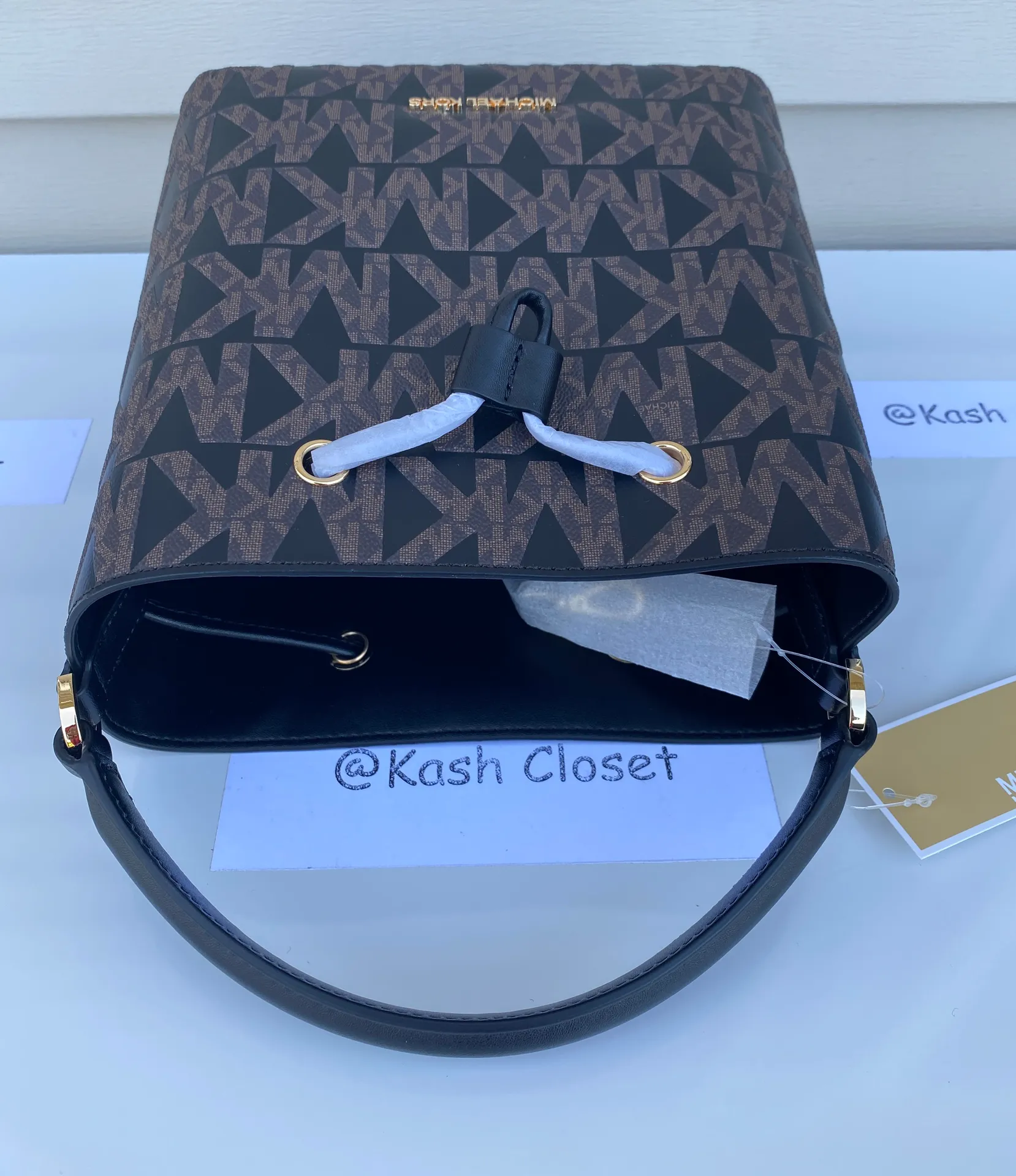 MK Suri bucket Bag & Double Zip Wristlet Bundle- Brown/Black - Image 5